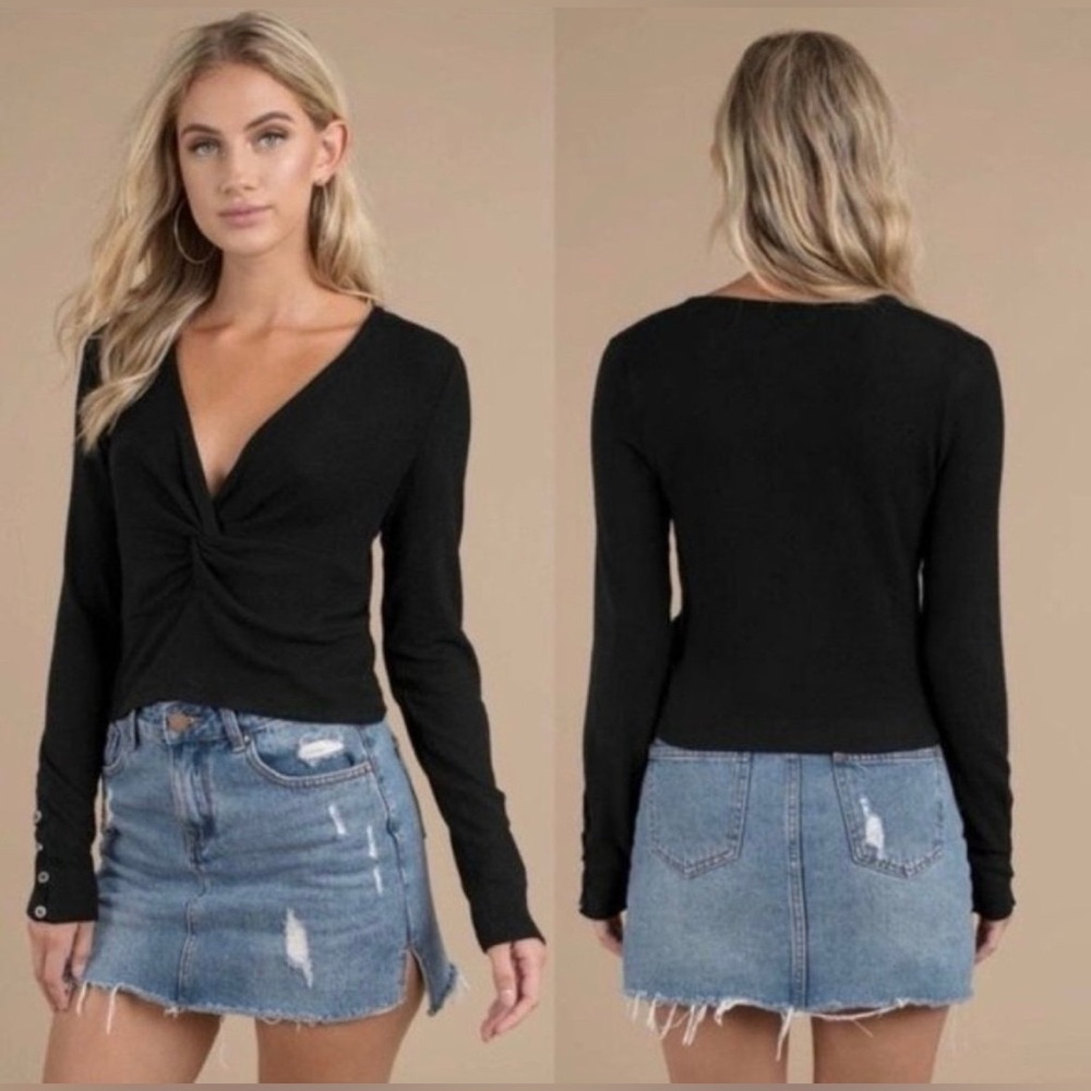 Free People All Types of Twisted Top in black cropped long sleeve plunge neck XS